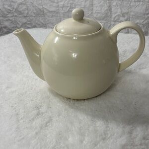 Cream Ceramic Teapot with Lid